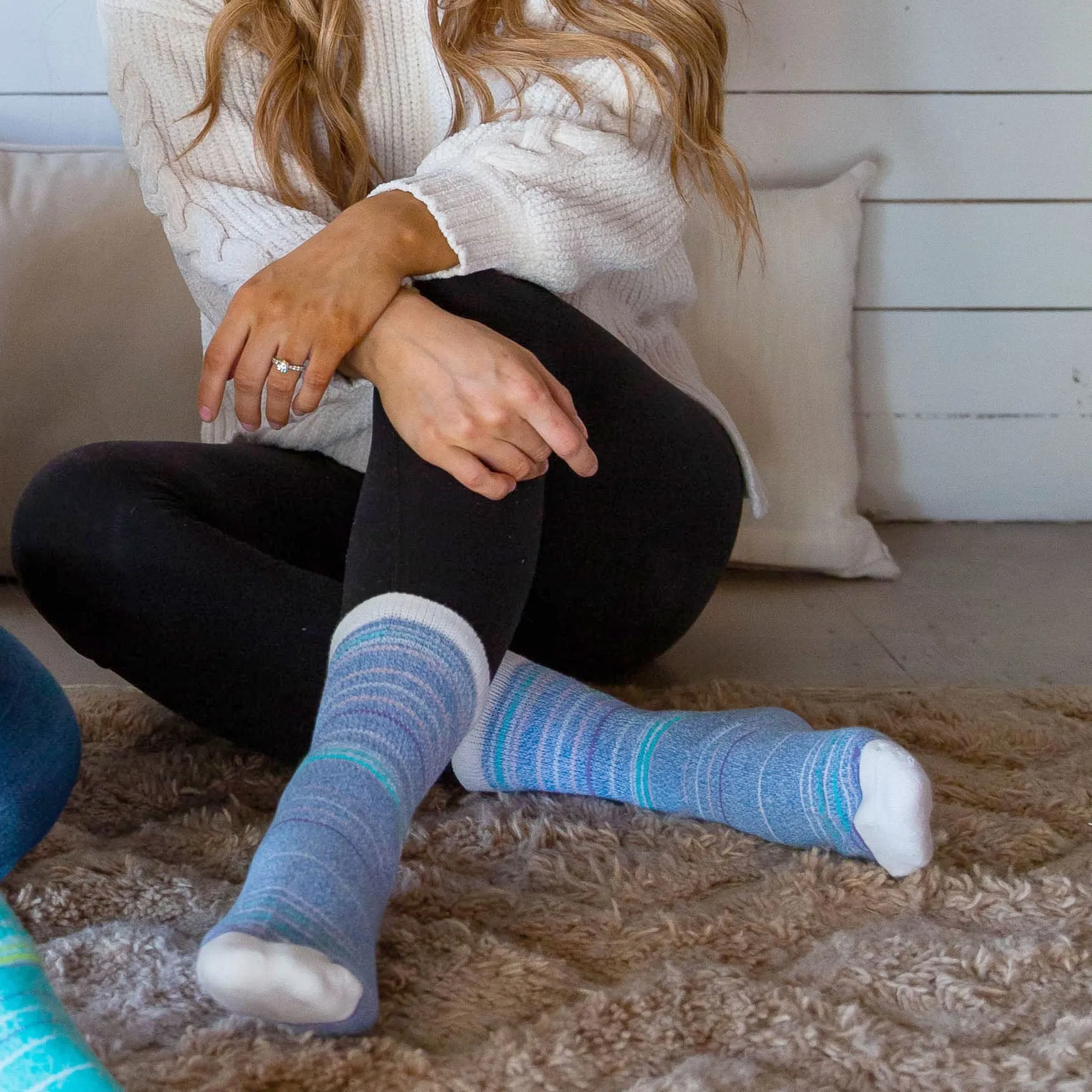 Dr. Segal's x PUDUS Cushioned Socks | Comfy Quarter Crew | Seaside Blue