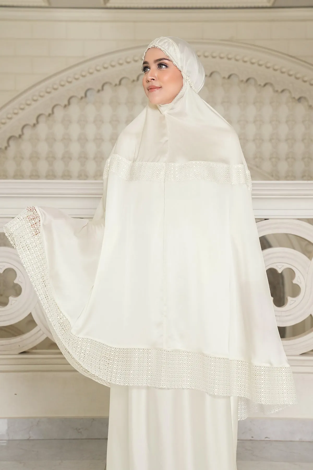 Lavish Prayer Robe - Cream