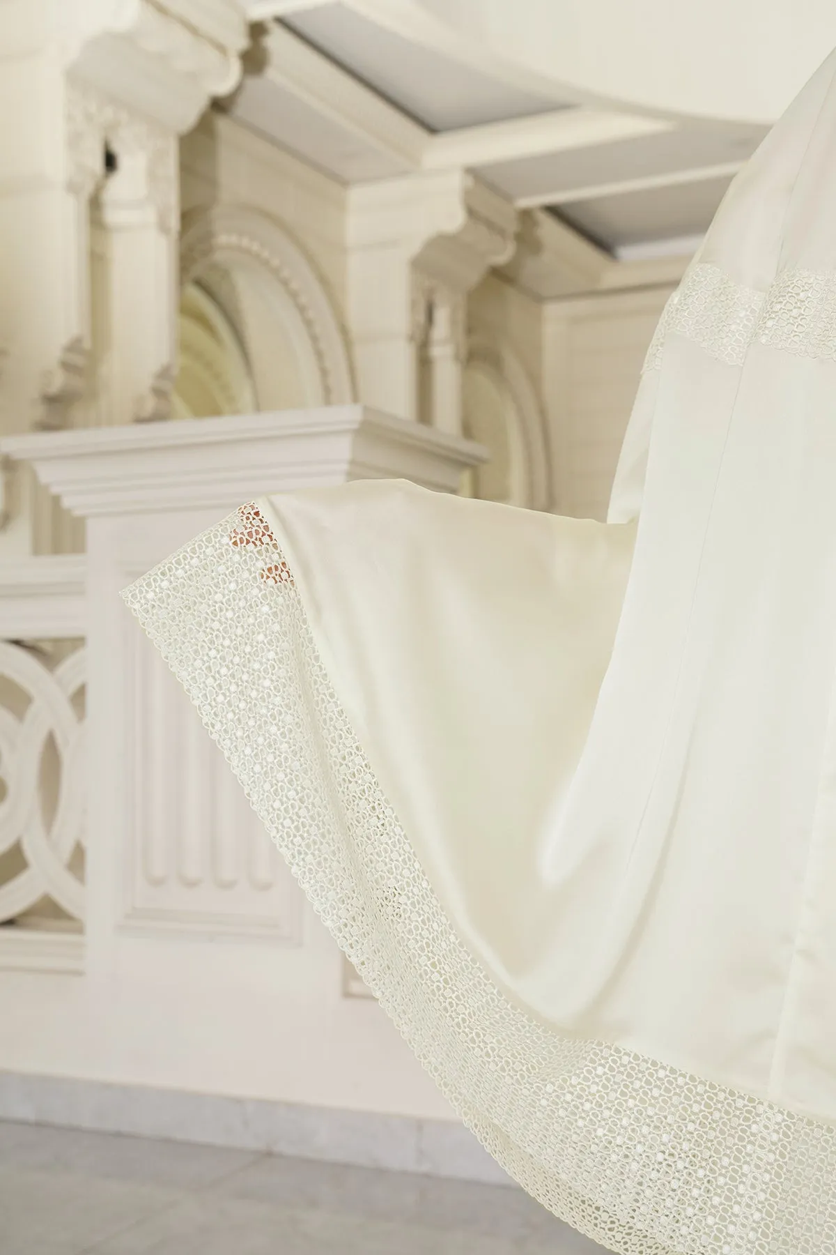 Lavish Prayer Robe - Cream